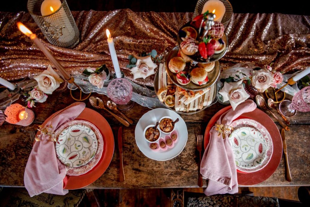 Tablescape with pink napkins
