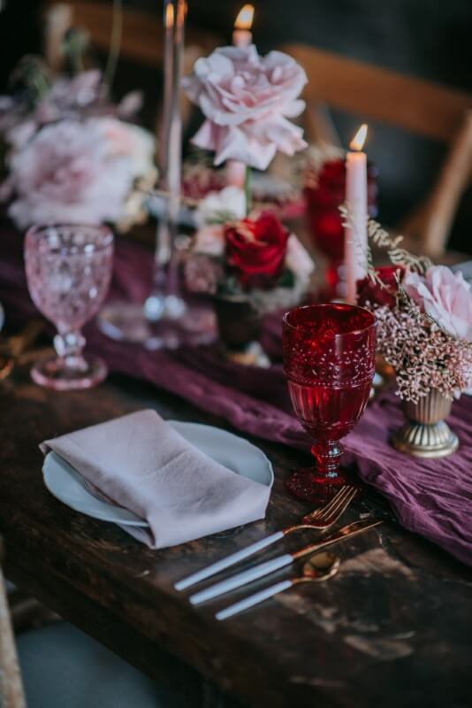 A romantic elopement tablescape at the Castle Westenhanger